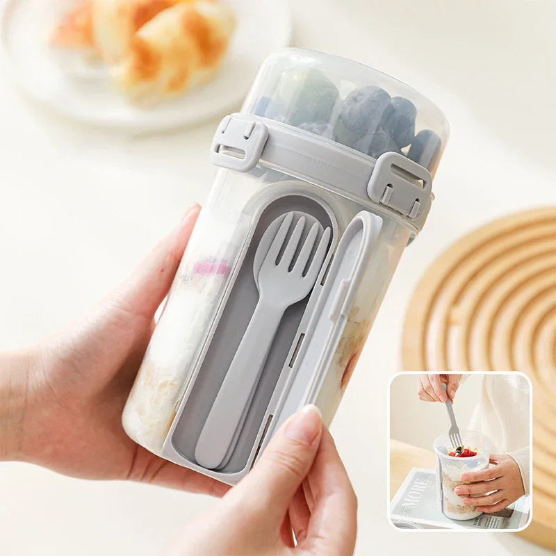 Vital Journey
600ml Salad & Oatmeal Cup with Dressing Container
Fresh Meals Anytime, Anywhere

Enjoy healthy meals on the go with this convenient 600ml Salad & Oatmeal Cup. Designed with a separate dressing and topping contai